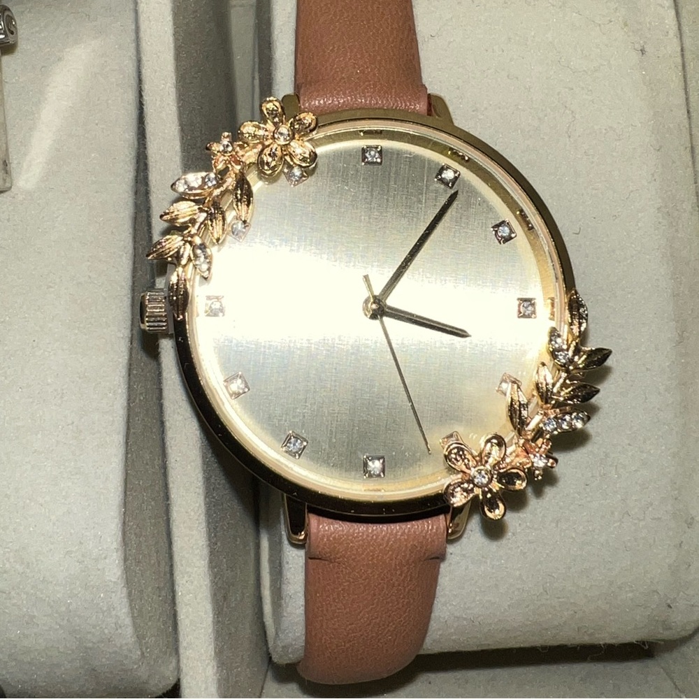 Gold flower watch - Picture 2 of 5